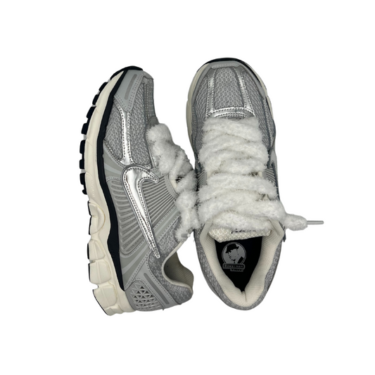 Nike zoom vomero 5 photon dust fluffy laced.